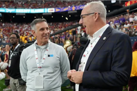 Congress looks to rewrite college sports bill in high-stakes push to win SEC, Big Ten support before time runs out