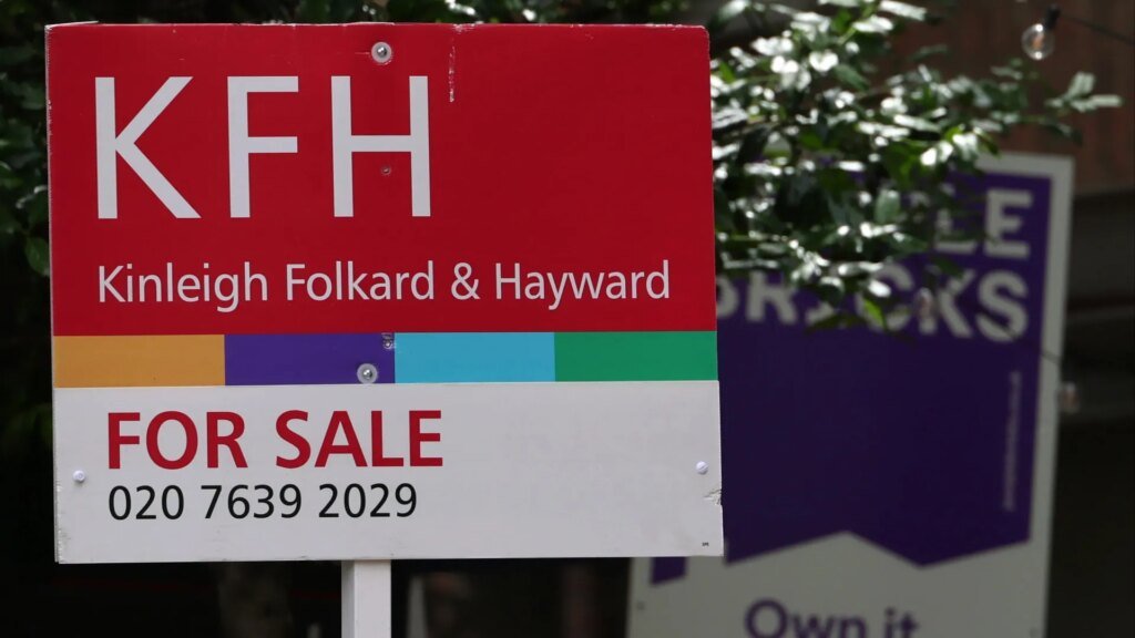 PM told to ‘act now’ and slash stamp duty to save the housing market from crippling mortgage rates PM told to 'act now' and slash stamp duty to save the housing market from crippling mortgage rates