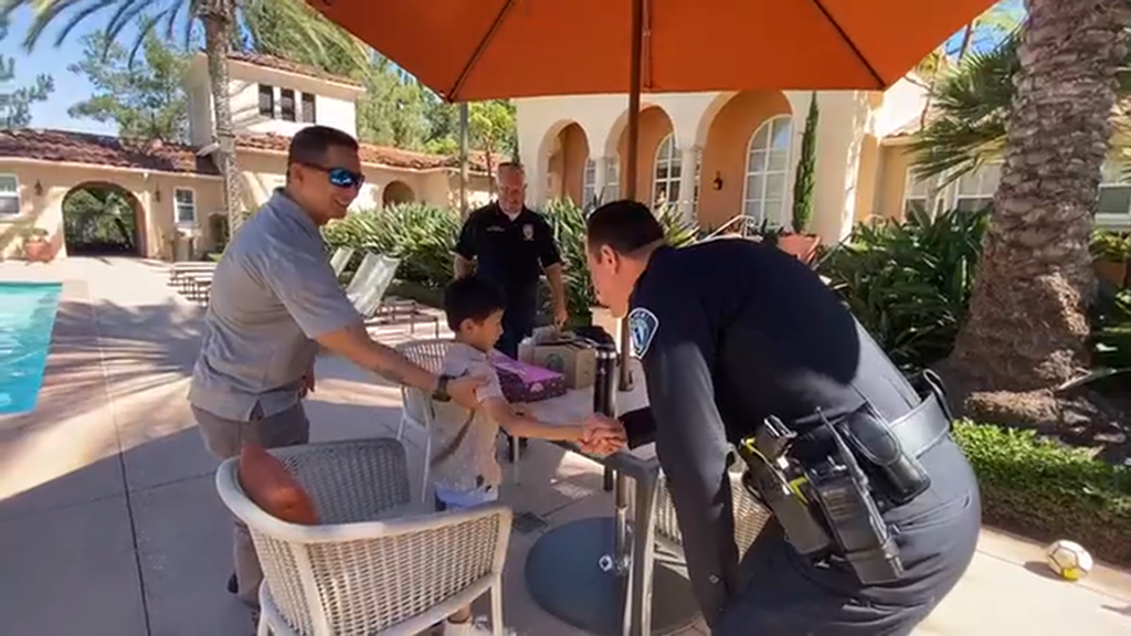 Orange County, California family reunites with officers who saved their son from drowning – WSVN 7News | Miami News, Weather, Sports | Fort Lauderdale Orange County, California family reunites with officers who saved their son from drowning - WSVN 7News | Miami News, Weather, Sports | Fort Lauderdale