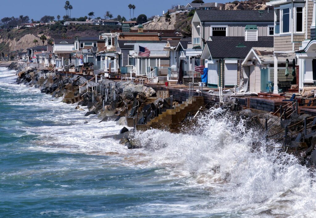 El Nino: California’s plan to save homes could kill beaches El Nino: California's plan to save homes could kill beaches