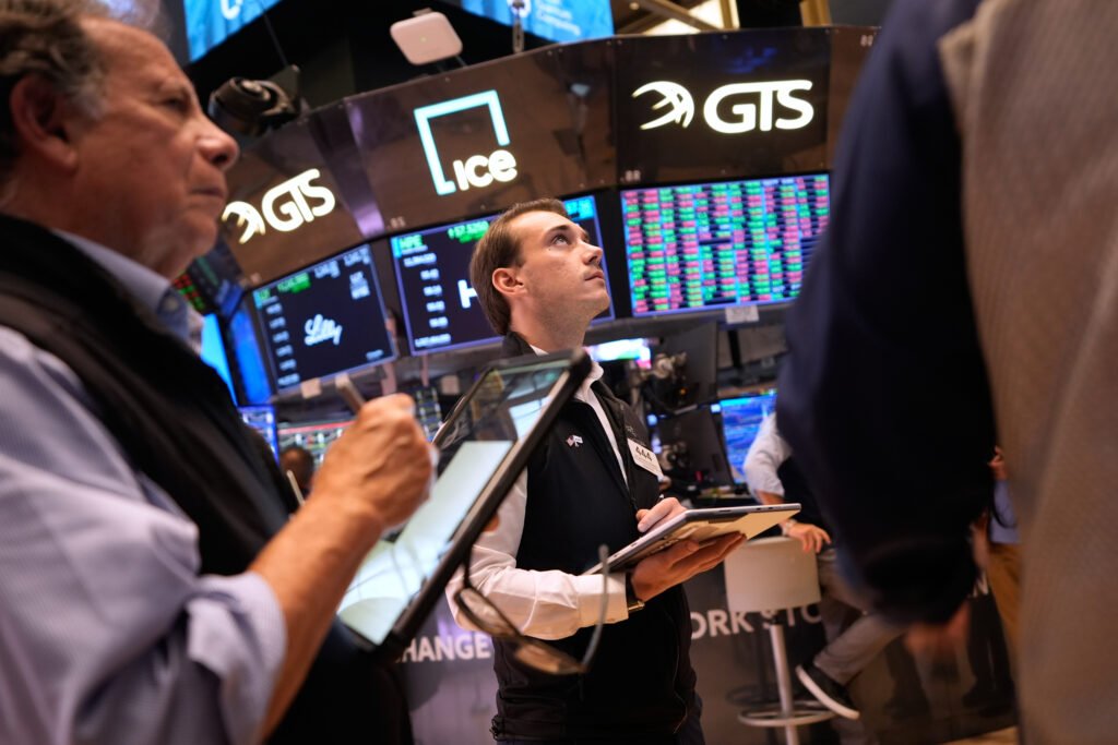 America In Focus: Money pressures climb as mortgage rate tops 7%, bond yields rise