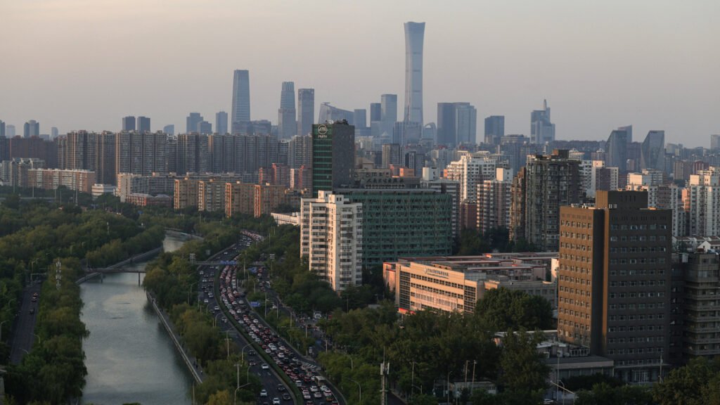 China's cabinet pledges stronger policy support to meet growth target