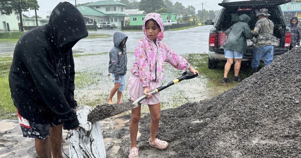 Hurricane Nolo expected to bring heavy rain as it skirts Hawaii’s Big Island Hurricane Nolo expected to bring heavy rain as it skirts Hawaii’s Big Island