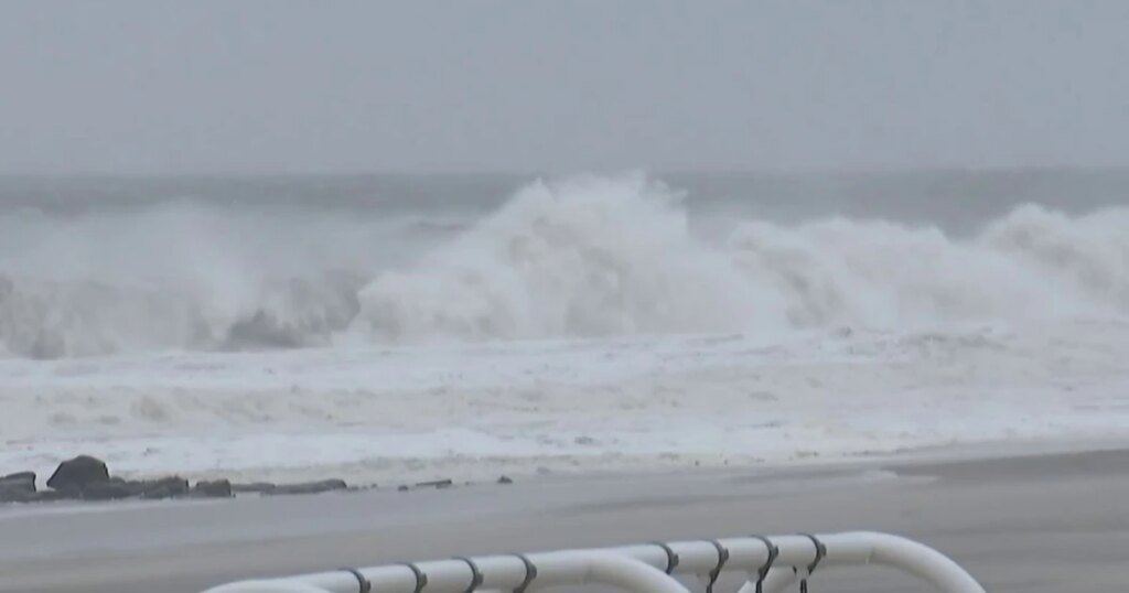 One person dead as dangerous nor'easter slams East Coast