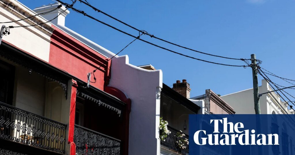 Property investors may pay less capital gains tax under Labor’s reforms, analysis suggests | Housing