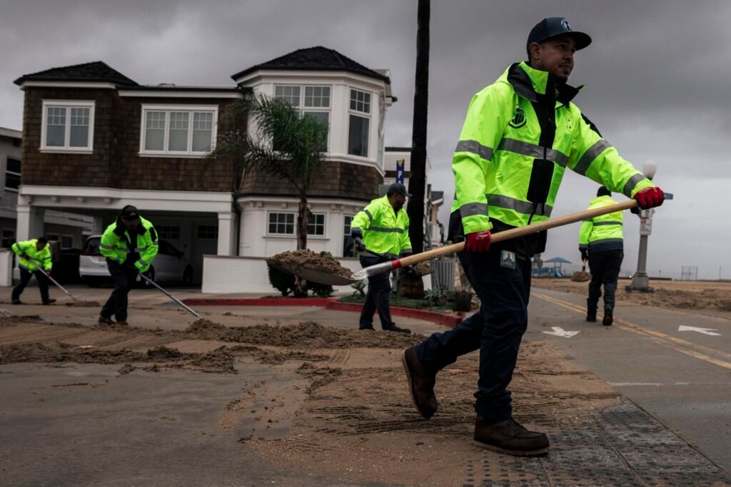 Rachel spares Southern California major flooding